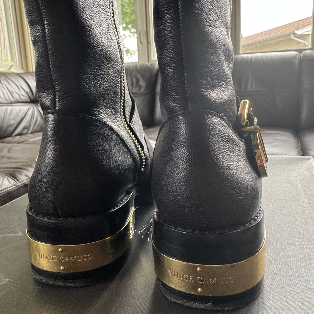 Vince Camuto Winchell Bootie - Picture 8 of 12
